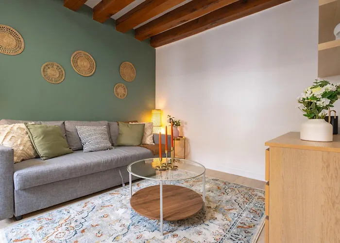Elegant 1 Bedroom - Palais Royal 2 *