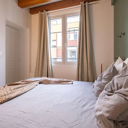 Elegant 1 Bedroom - Palais Royal 2 Apartment Paris