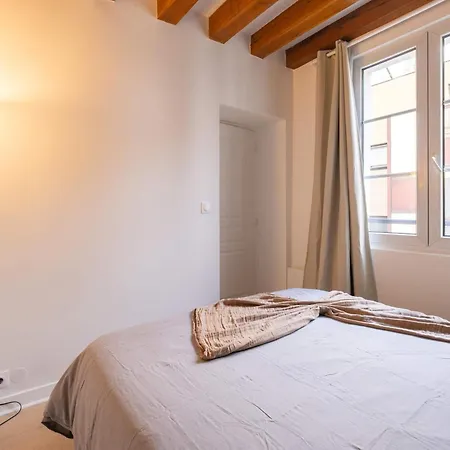 Elegant 1 Bedroom - Palais Royal 2