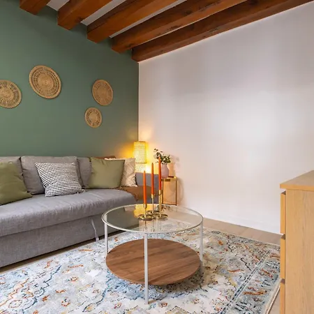 Elegant 1 Bedroom - Palais Royal 2 *