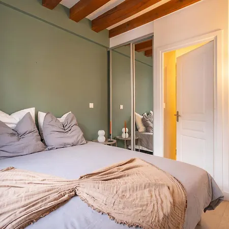 Elegant 1 Bedroom - Palais Royal 2 Apartment
